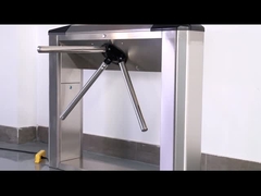 三脚の回転木戸