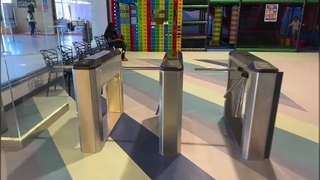 カスタマイズされた AKT303 三脚回転木戸